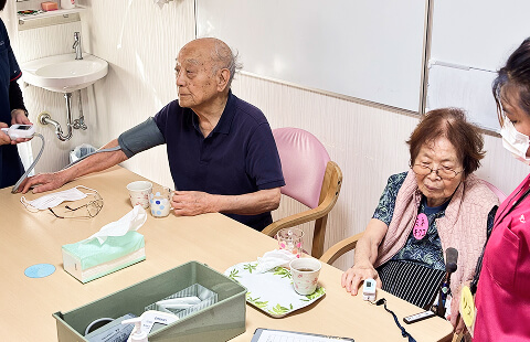 健康チェック・入浴（順次）